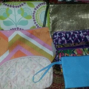 7 makeup bags
